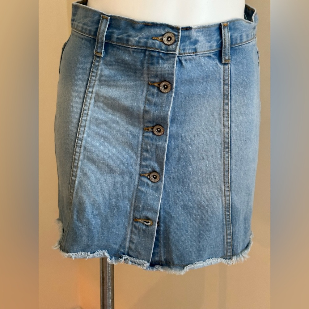 Forever 21 Mini  Light Blue Jean Skirt Front Button Closure Back Pockets SZ XS